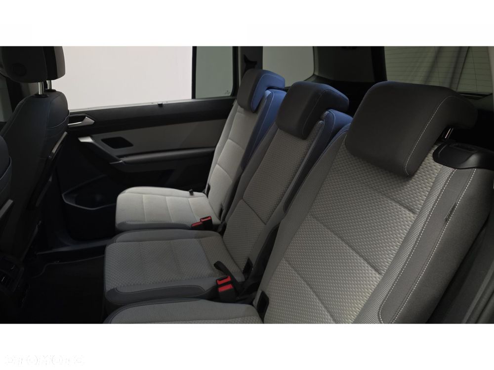 Volkswagen Touran - 23