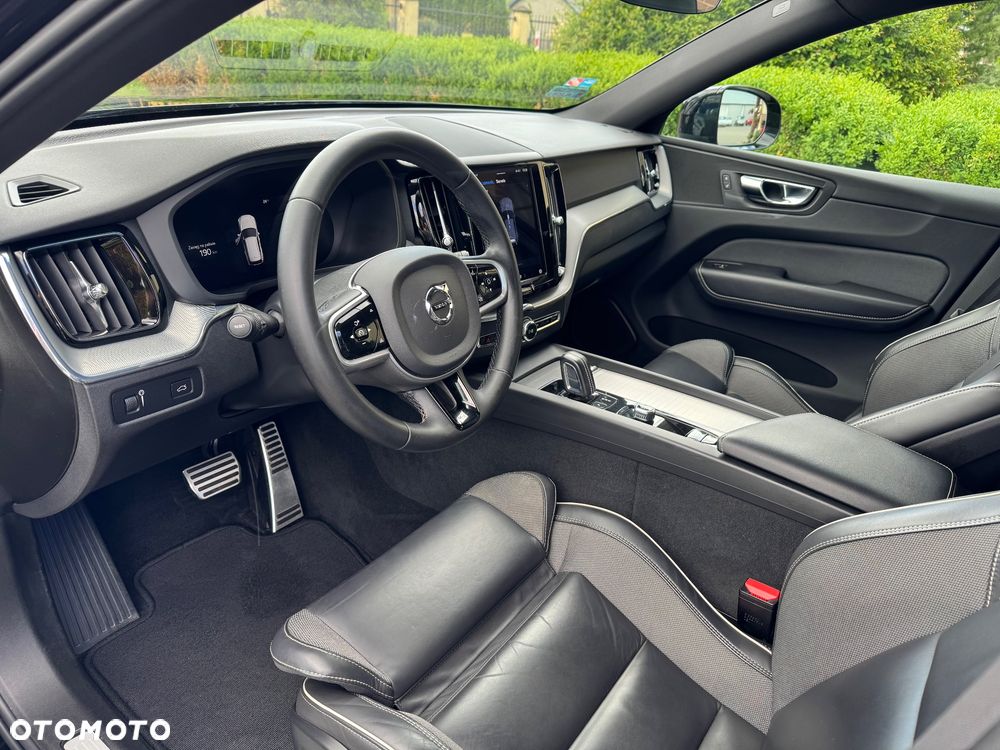 Volvo XC 60 B4 D R-Design - 12