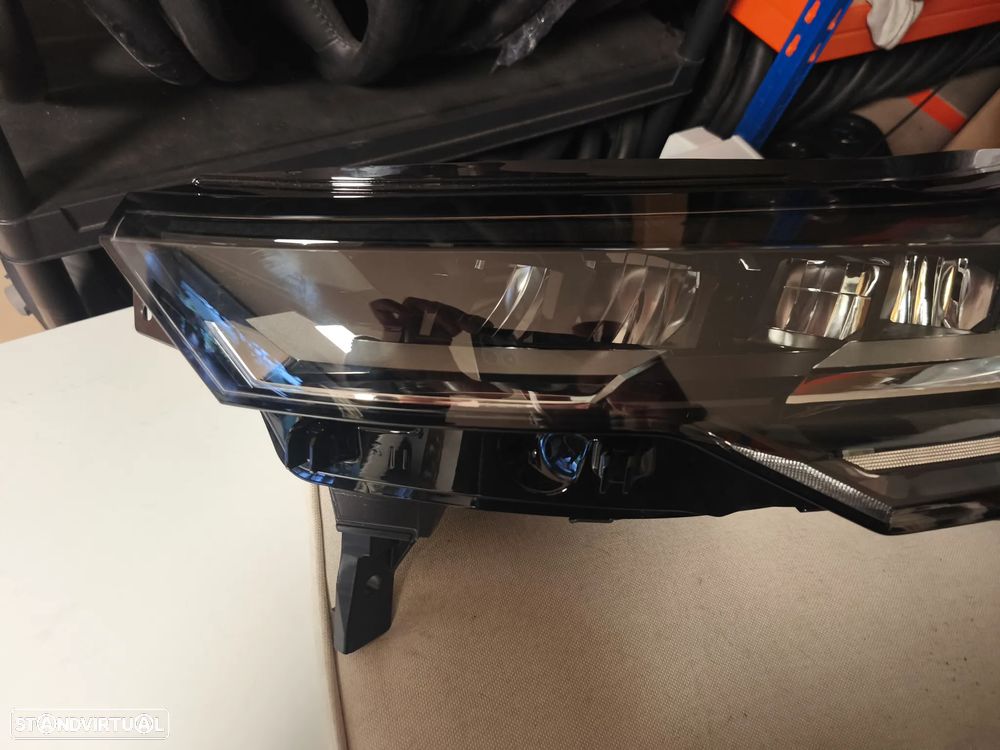 Farol esquerdo full Led Renault Captur novo - 2