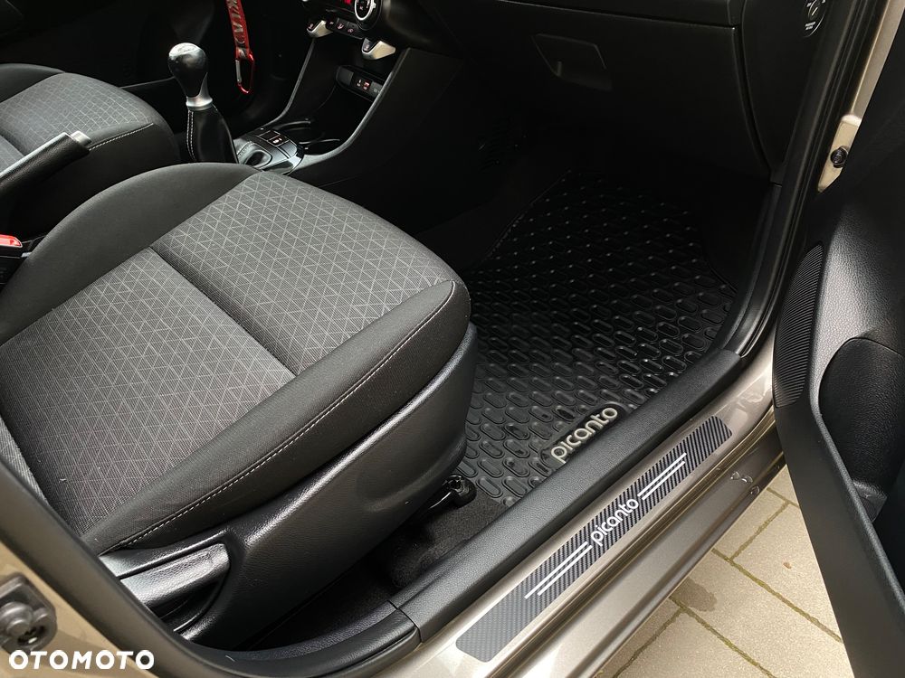 Kia Picanto 1.0 L - 34