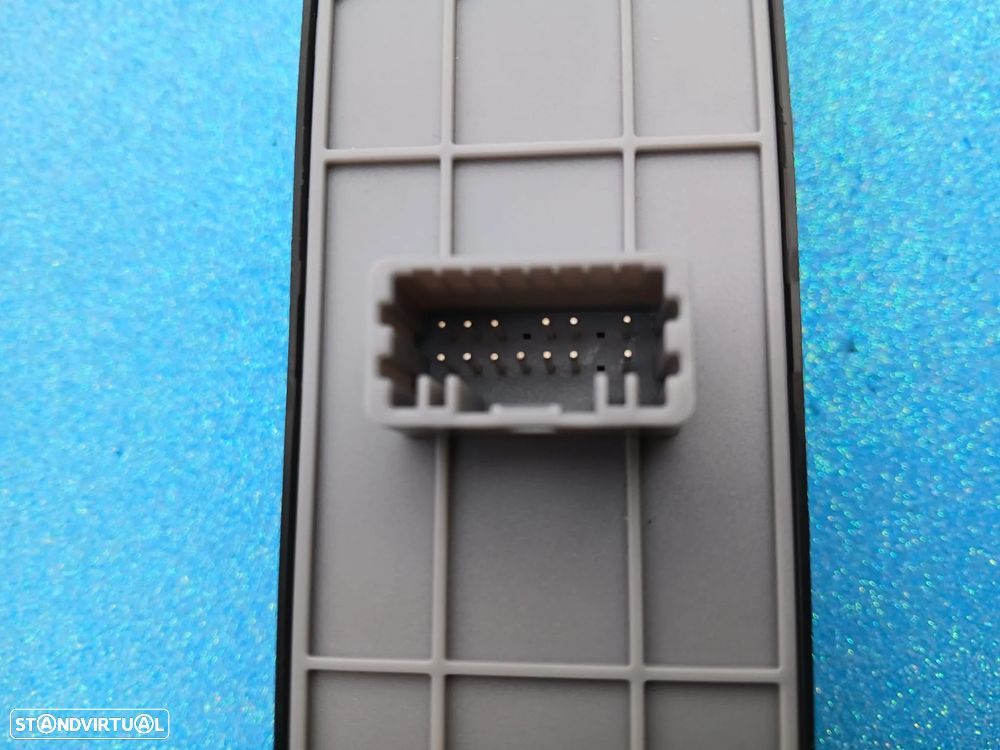 Comando interruptor vidros Renault Megane III Coupe Novo - 2