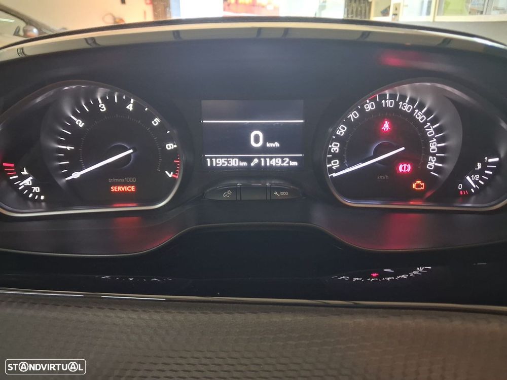 Peugeot 208 1.2 PureTech Style - 18