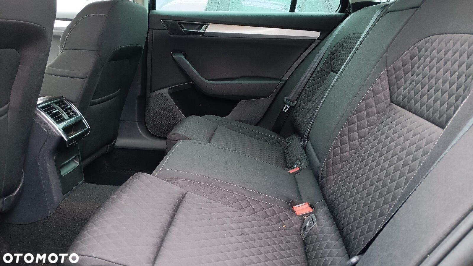 Skoda Superb 2.0 TDI SCR Ambition DSG - 13