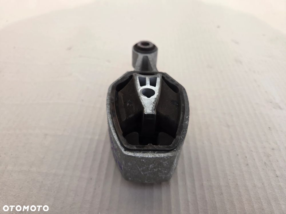 Łapa poduszka silnika dolna Citroen C3 III 1.2   9815650580 - 2