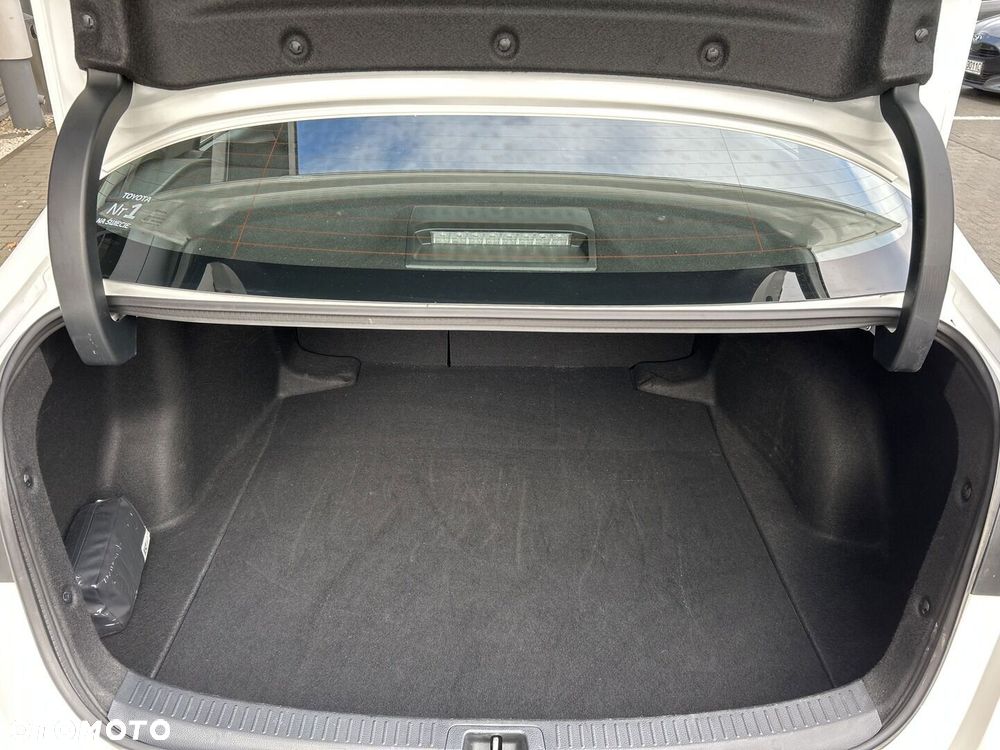 Toyota Corolla 1.8 Hybrid Comfort - 23