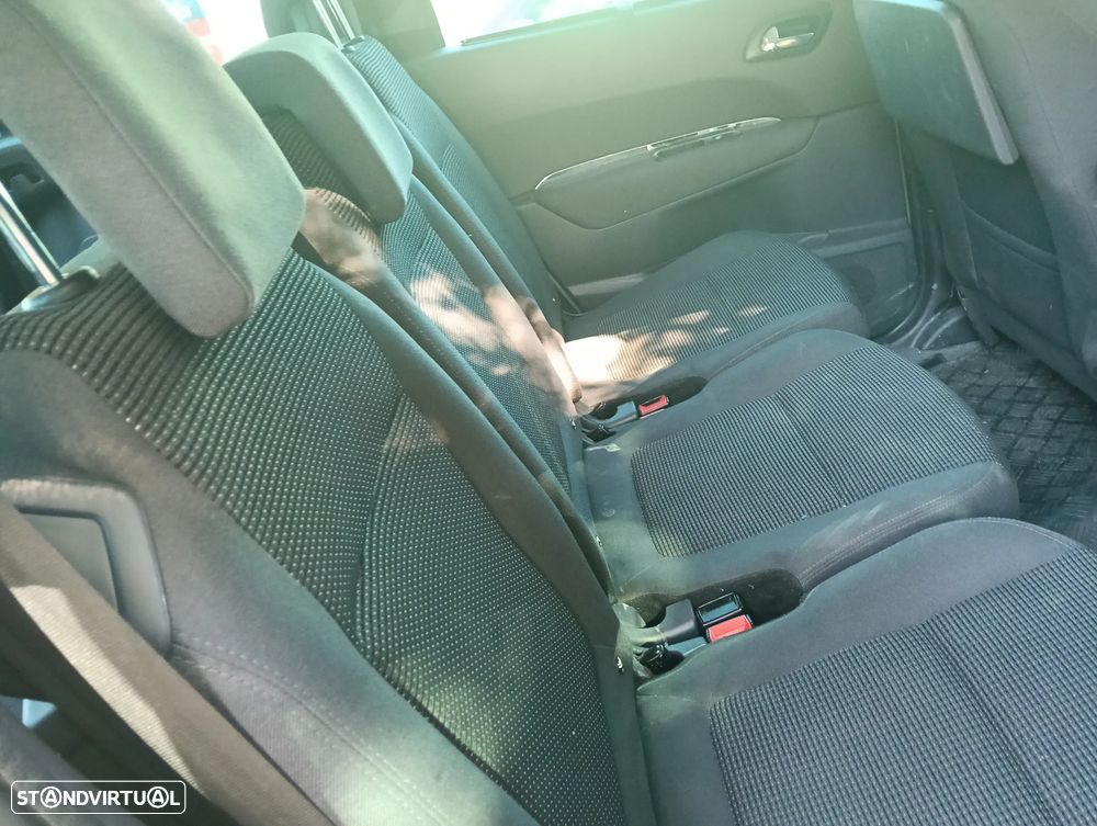 Peugeot 5008 1.6 HDi 7L SE Style - 14