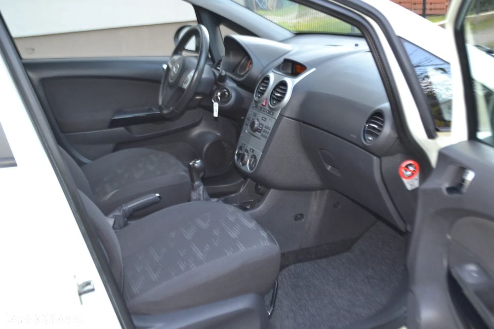 Opel Corsa 1.4 Cosmo - 18