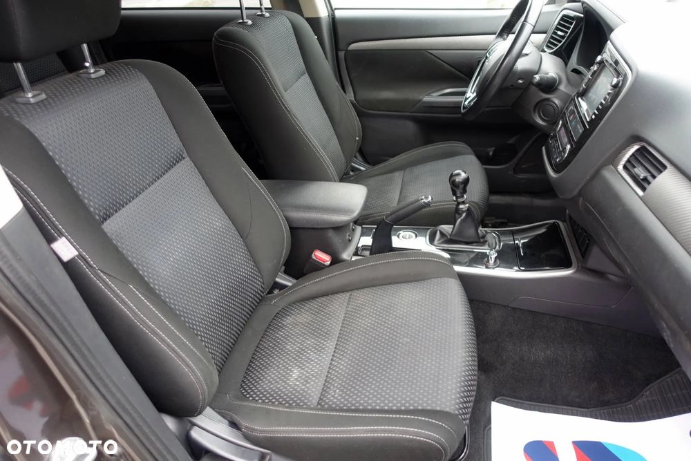 Mitsubishi Outlander 2.2 DI-D 4WD Intense - 13