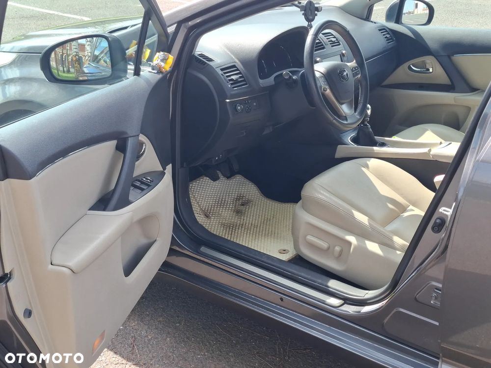 Toyota Avensis - 7