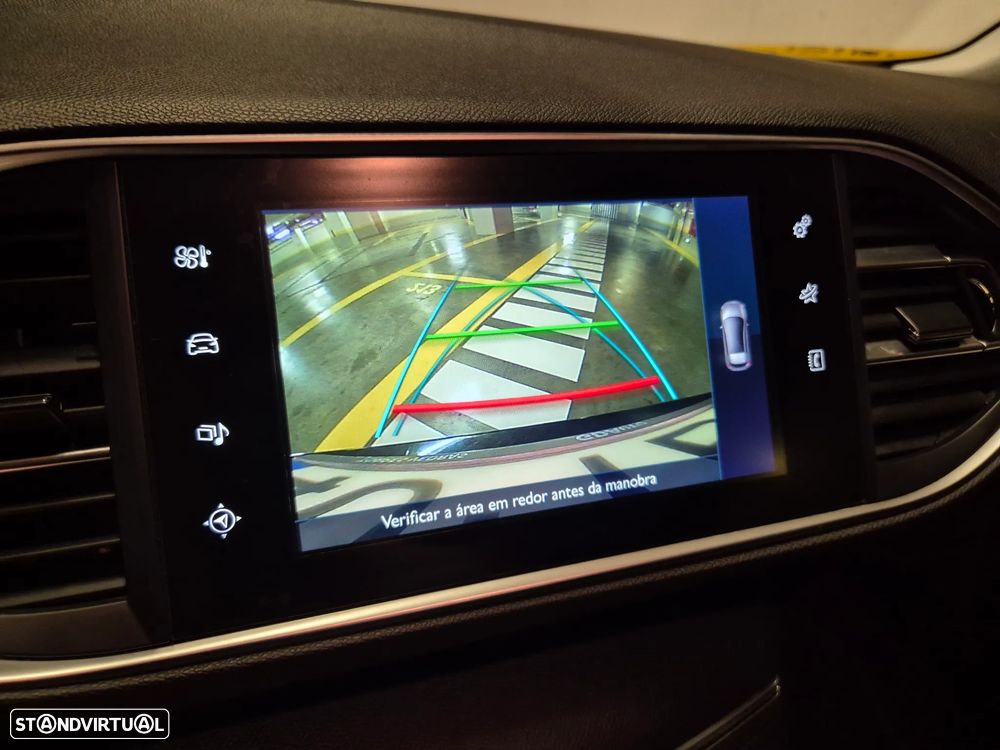 Peugeot 308 1.6 BlueHDi Style J17 - 24
