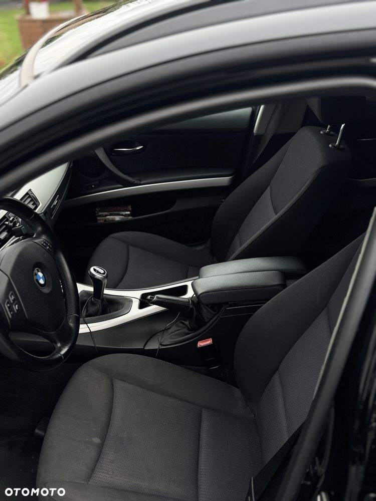 BMW Seria 3 318i - 7