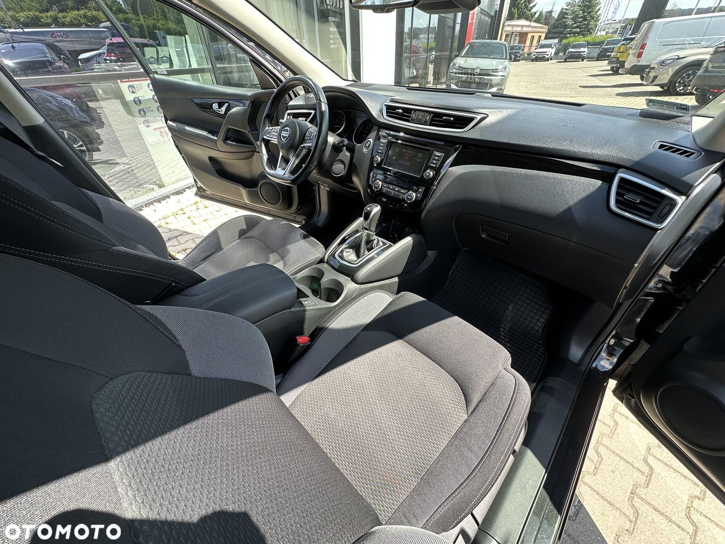 Nissan Qashqai 1.3 DIG-T N-Connecta DCT - 10