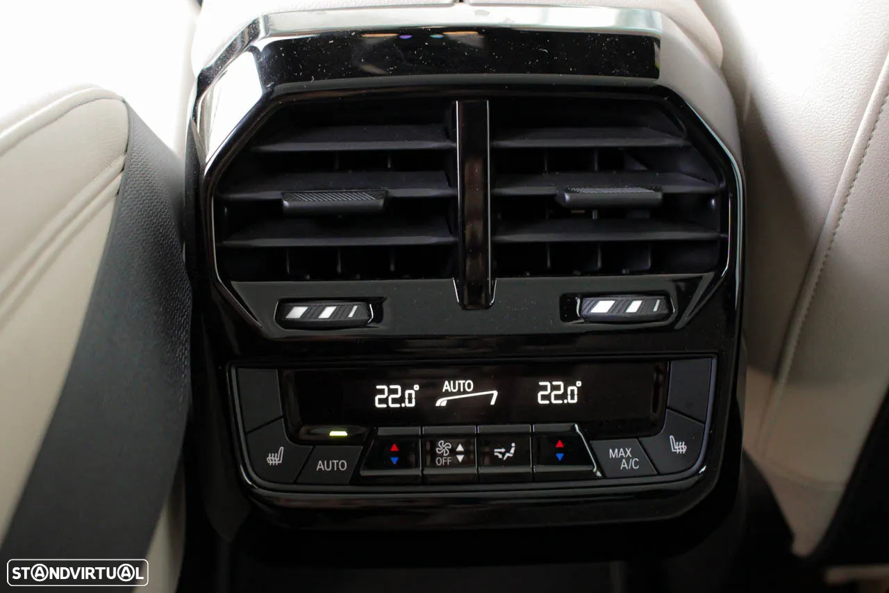 BMW iX xDrive 40 - 12