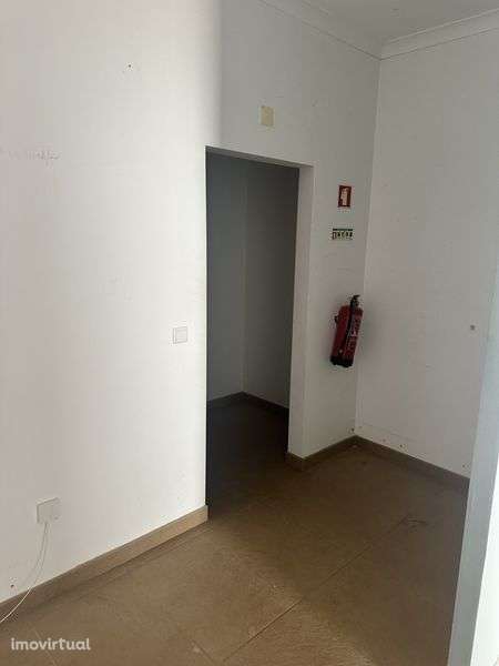 Aluga-se Escritorio/Espaco Comercial - Grande imagem: 2/7