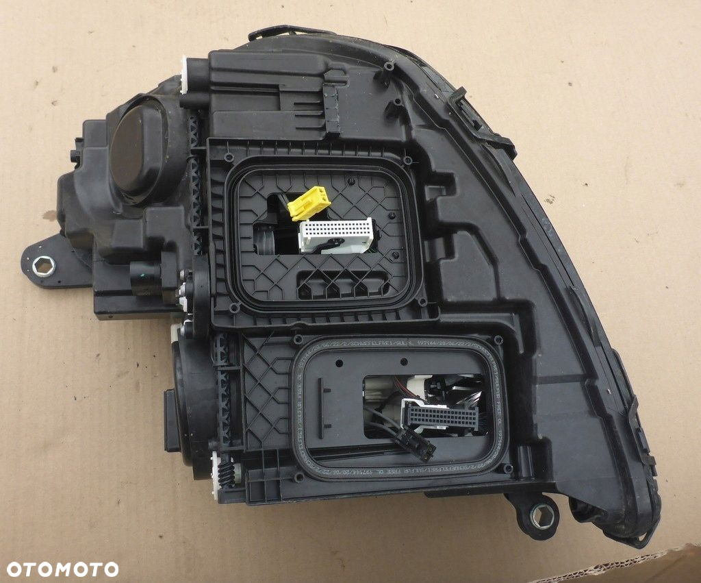 Mercedes W213 Reflektor Prawy A2139066810 - 6
