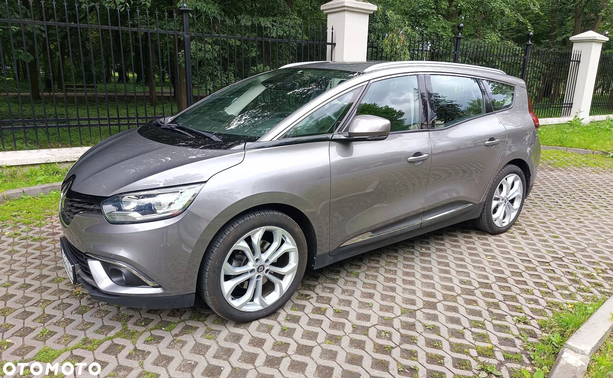 Renault Scenic - 1