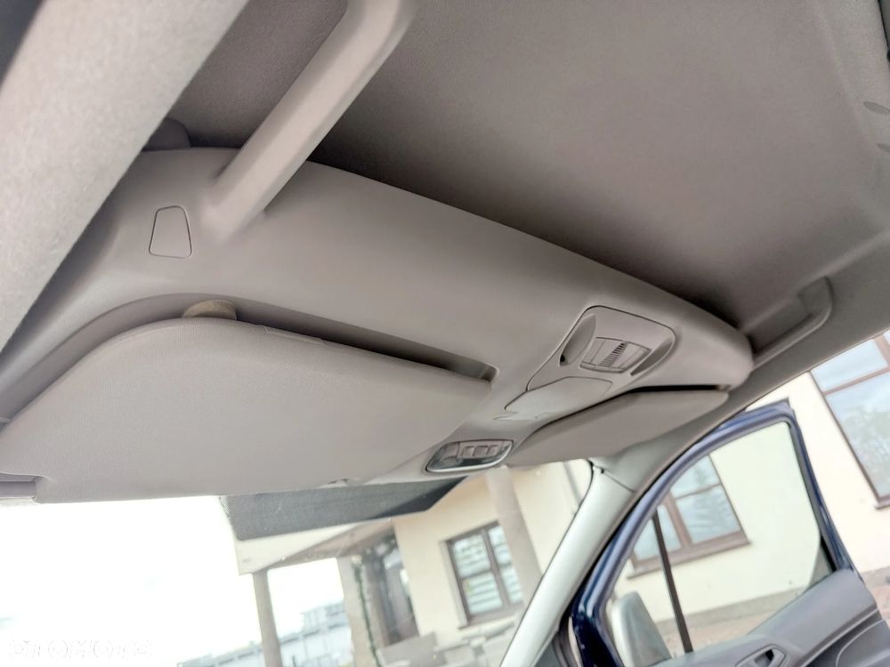 Ford TRANSIT CONNECT - 23