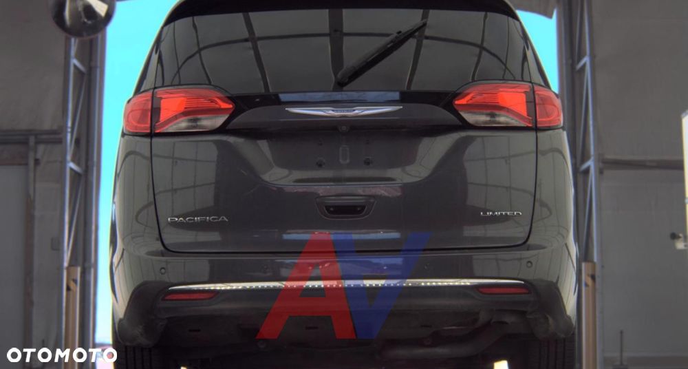Chrysler Pacifica - 9