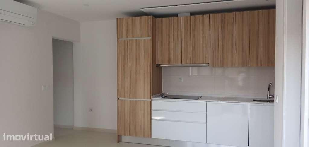 Moradia T2 R/C em Condomínio Alto do Índio. - Grande imagem: 2/12