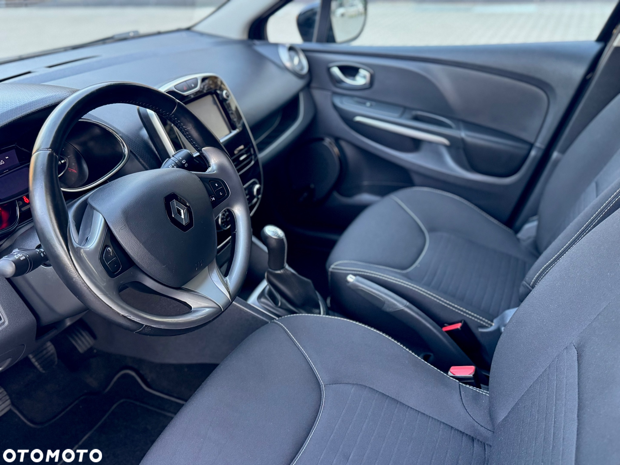 Renault Clio 1.2 16V Limited EU6 - 18