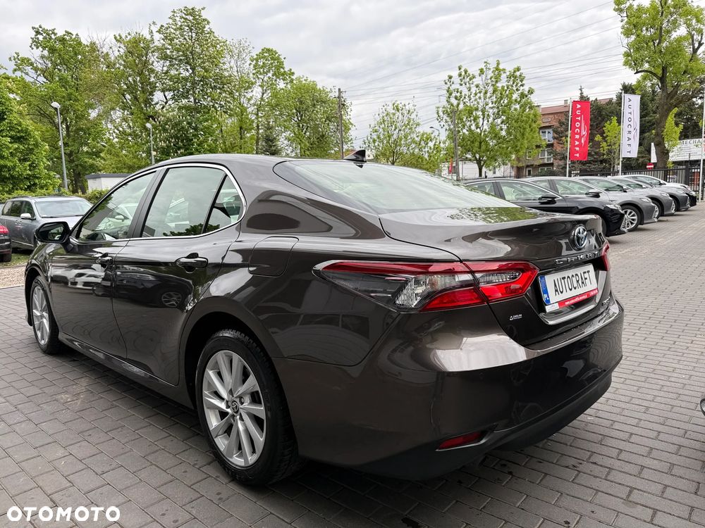 Toyota Camry 2.5 Hybrid Comfort CVT - 28