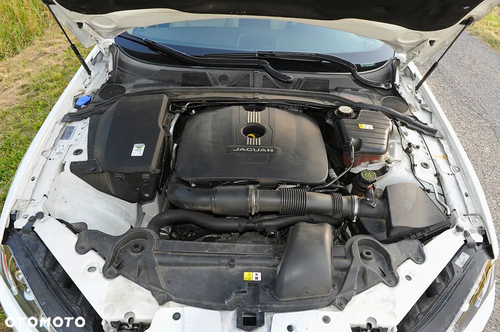 Jaguar XF 2.0 T Premium Luxury - 15