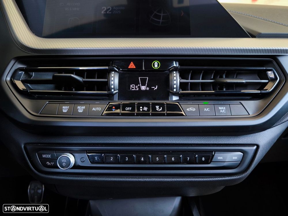 BMW 116 d Pack Desportivo M - 13