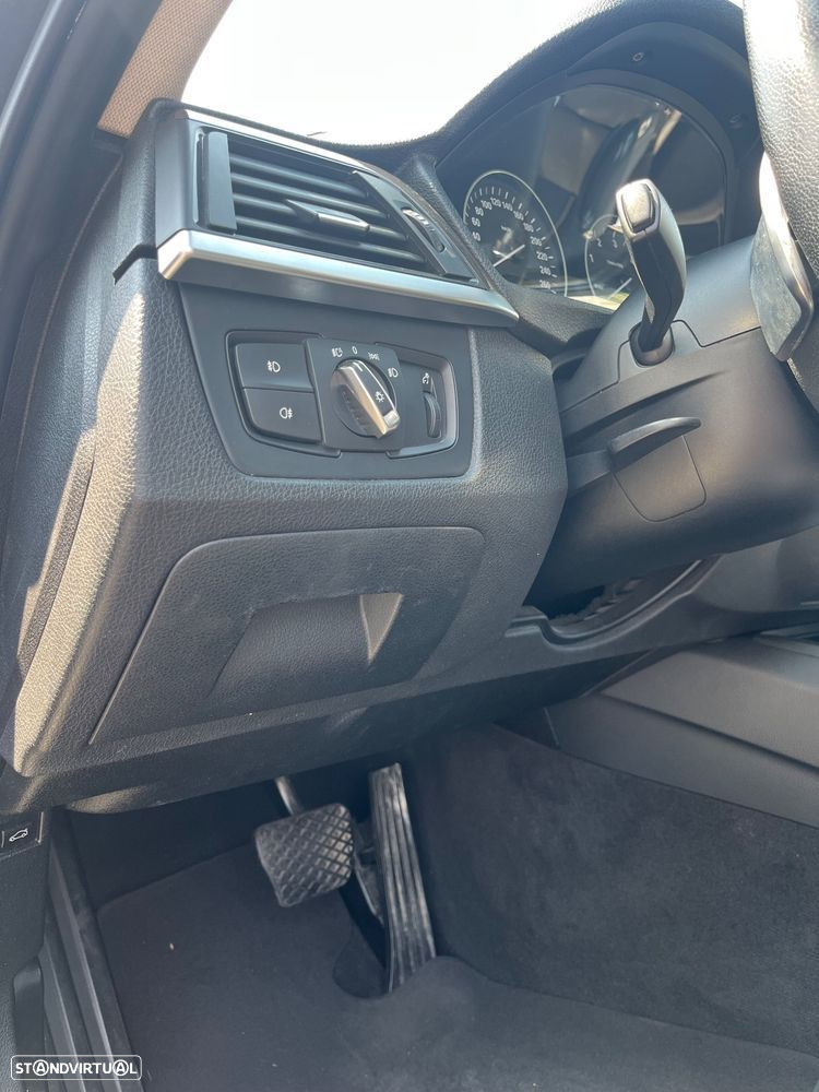 BMW 320 d Touring Auto Line Modern - 16