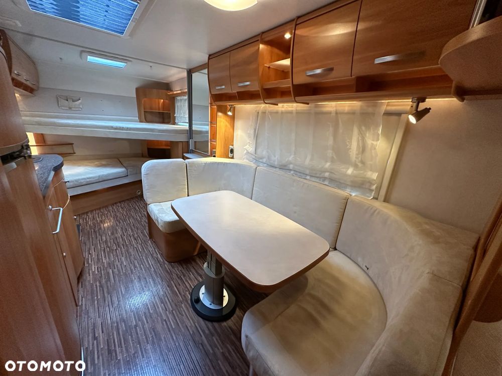 Hymer-Eriba 680 NOVA-GL z napędem, klimatyzacją i łóżkami piętrowymi. - 39