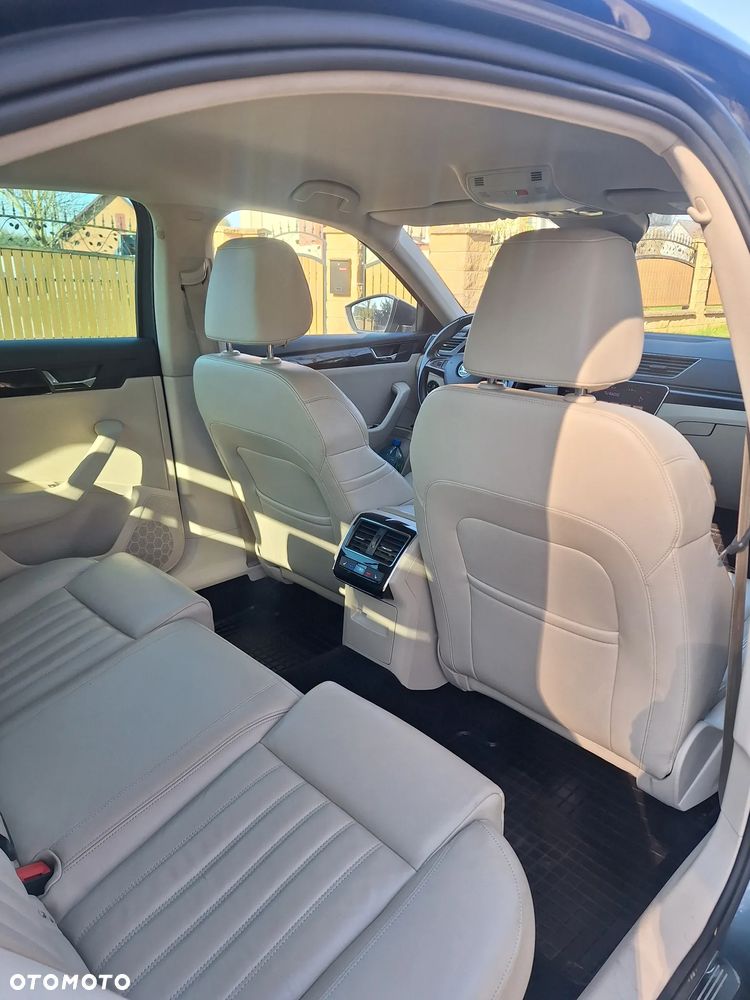 Skoda Superb 2.0 TDI 4x4 L&K DSG - 9