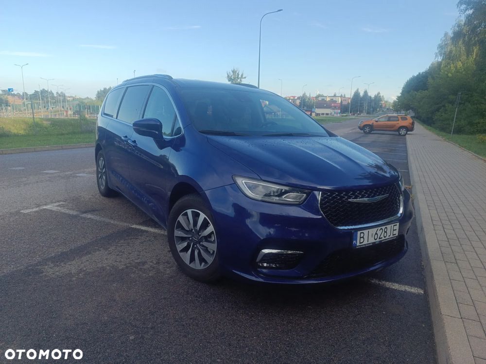 Chrysler Pacifica - 1