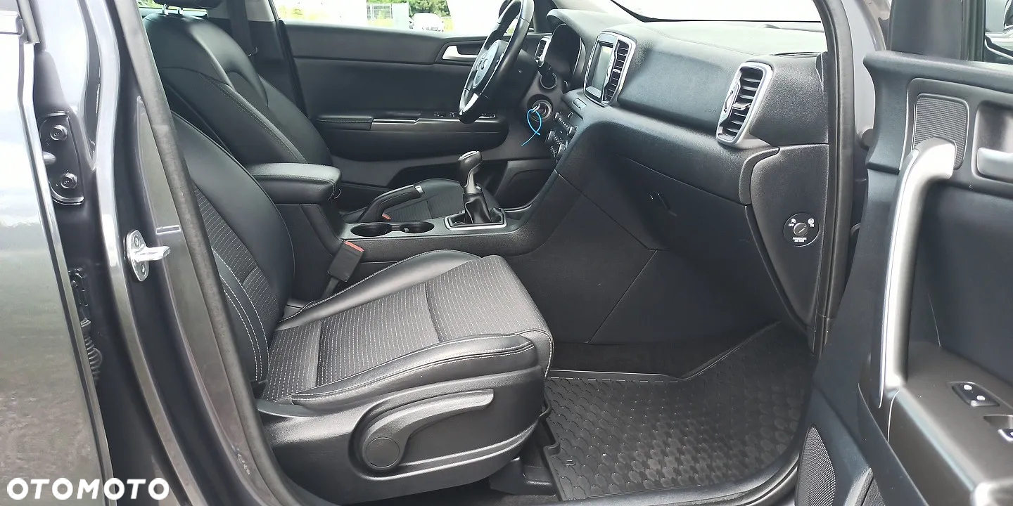 Kia Sportage 1.7 CRDI 2WD Dream-Team Edition - 25