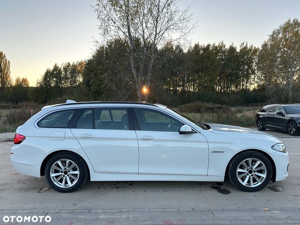 BMW Seria 5 530d xDrive Touring - 4