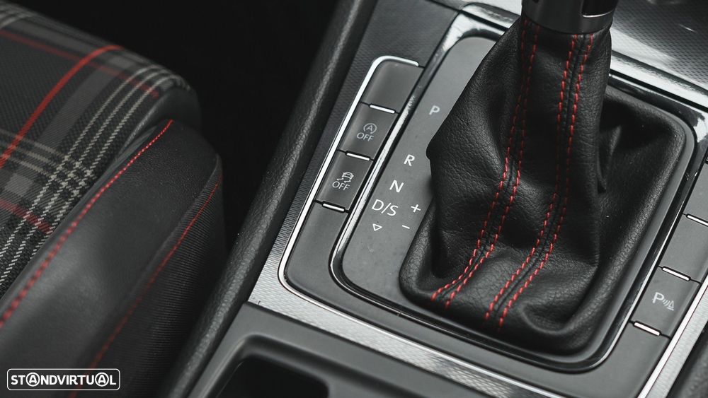VW Golf 2.0 TSi GTi DSG - 56