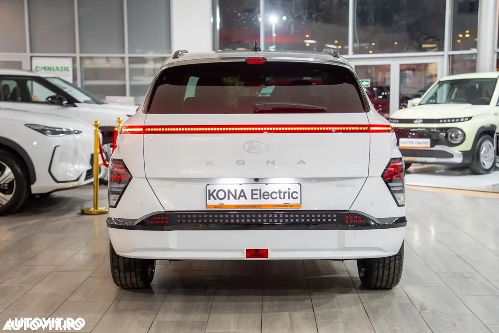 Hyundai KONA - 7