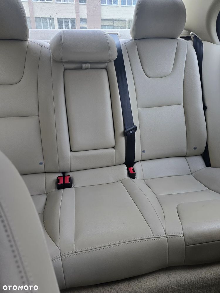 Volvo S60 D4 Drive-E Momentum - 19