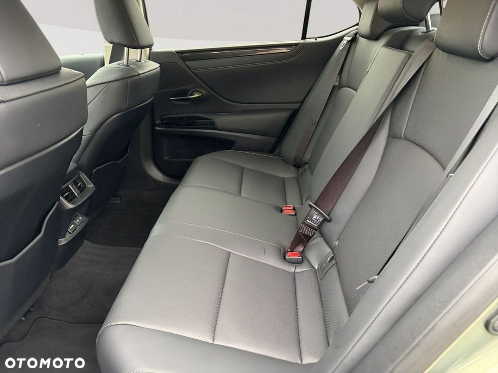 Lexus ES - 22