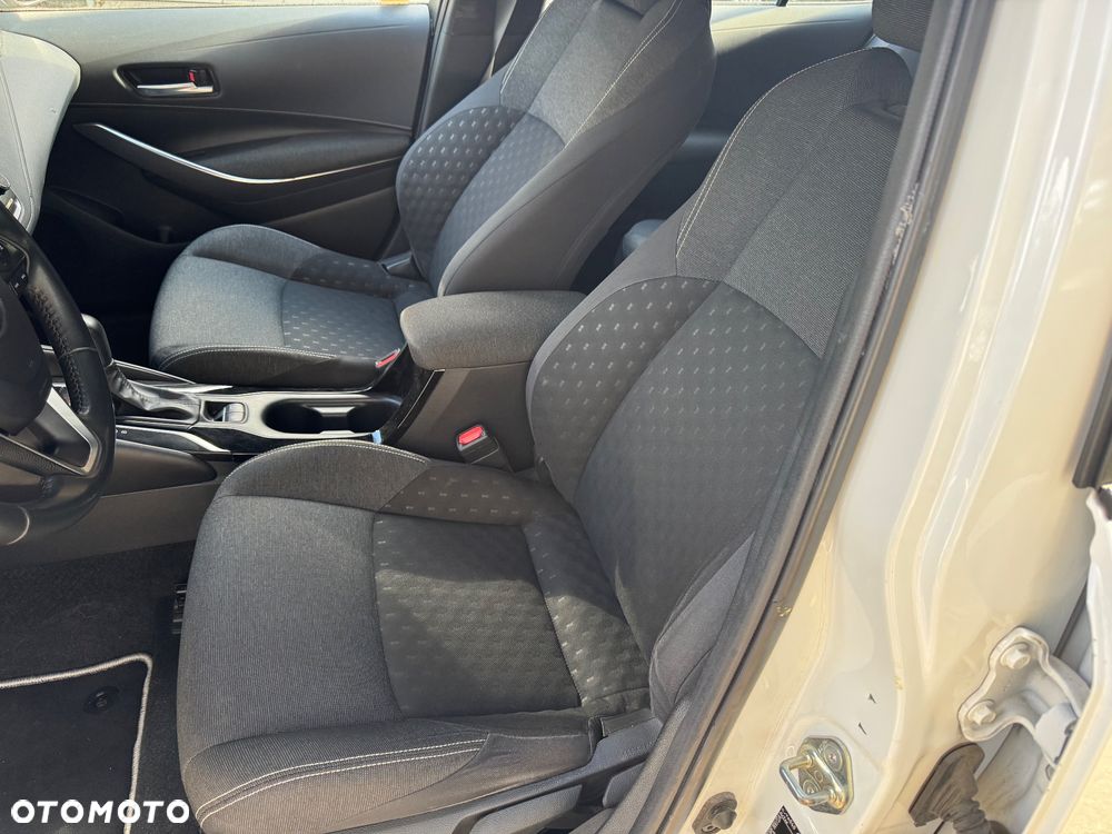 Toyota Corolla 1.8 Hybrid Comfort - 28