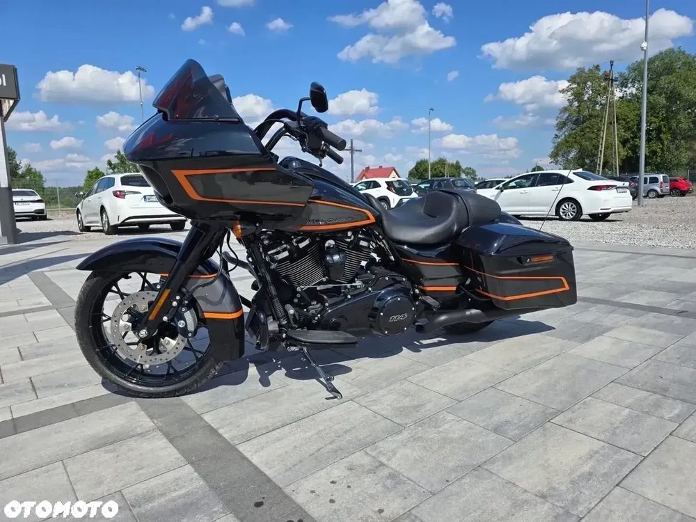 Harley-Davidson Touring Road Glide - 24