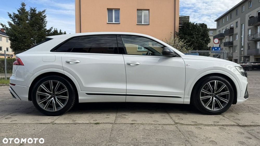 Audi Q8 - 8