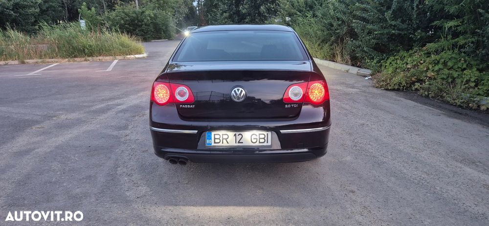 Volkswagen Passat 2.0 TDI DPF Blue TDI Highline - 11