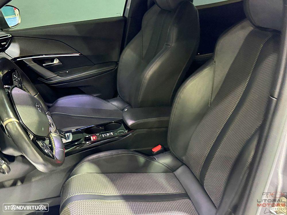 Peugeot 2008 1.2 PureTech GT EAT8 - 23