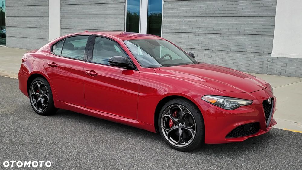 Alfa Romeo Giulia 2.0 Turbo 16V AT8-Q4 Ti - 11