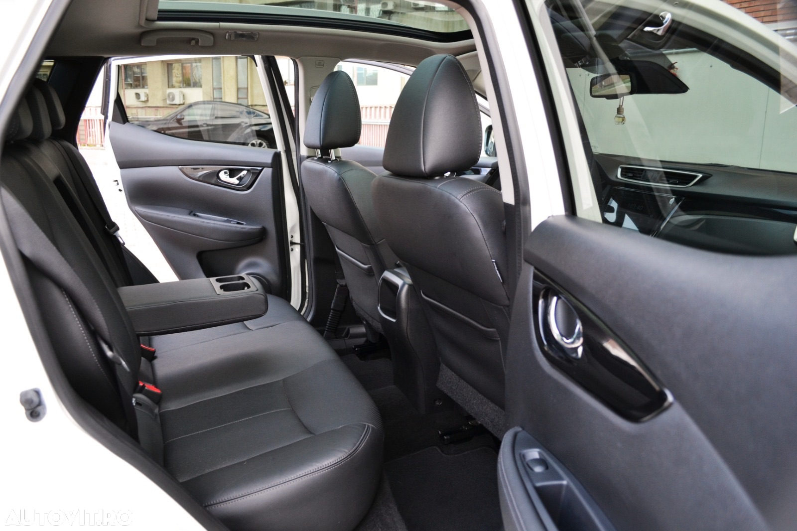 Nissan Qashqai 1.6 DCI 4 x 4 DPF Start/Stop tekna - 14
