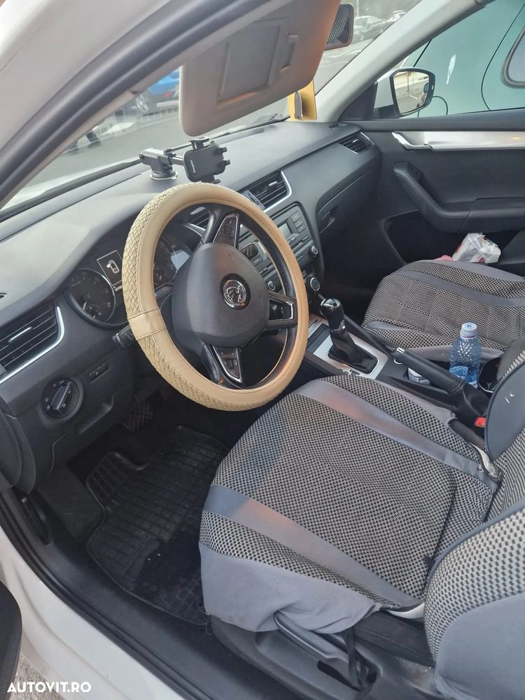 Skoda Octavia 1.4 TSI AMBITION DSG - 9