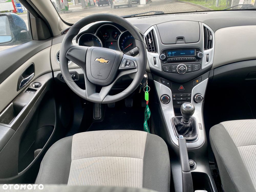 Chevrolet Cruze 1.6 - 3