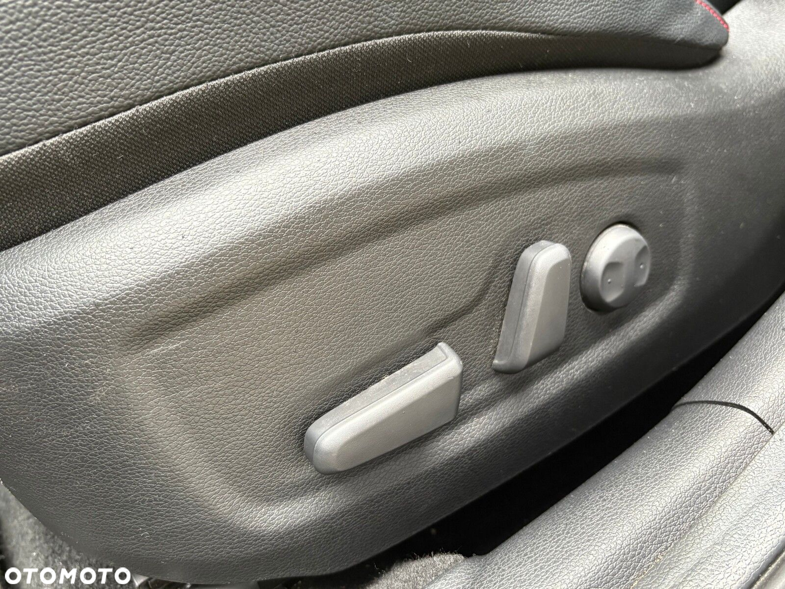 Kia ProCeed - 24