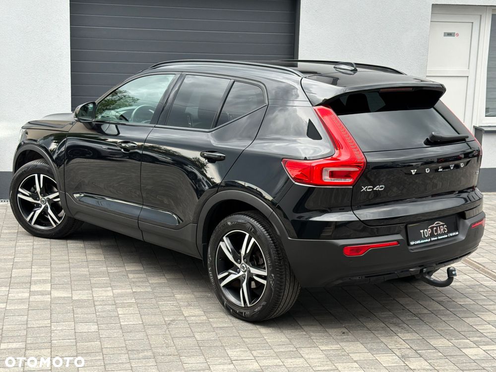 Volvo XC 40 B3 B DKG Ultra Dark - 4