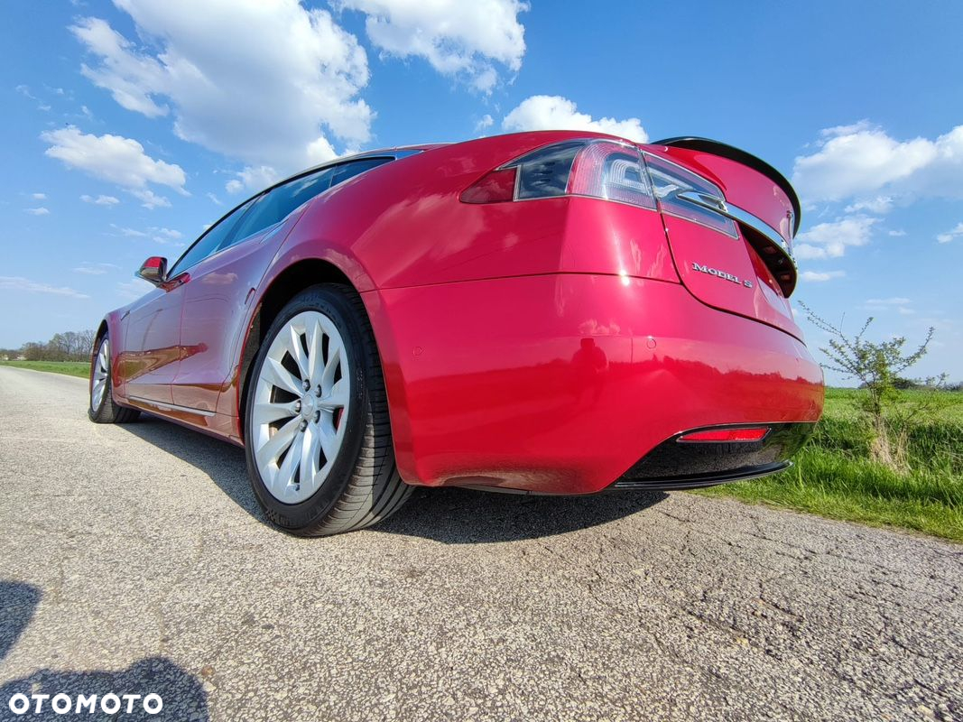 Tesla Model S Performance - 18