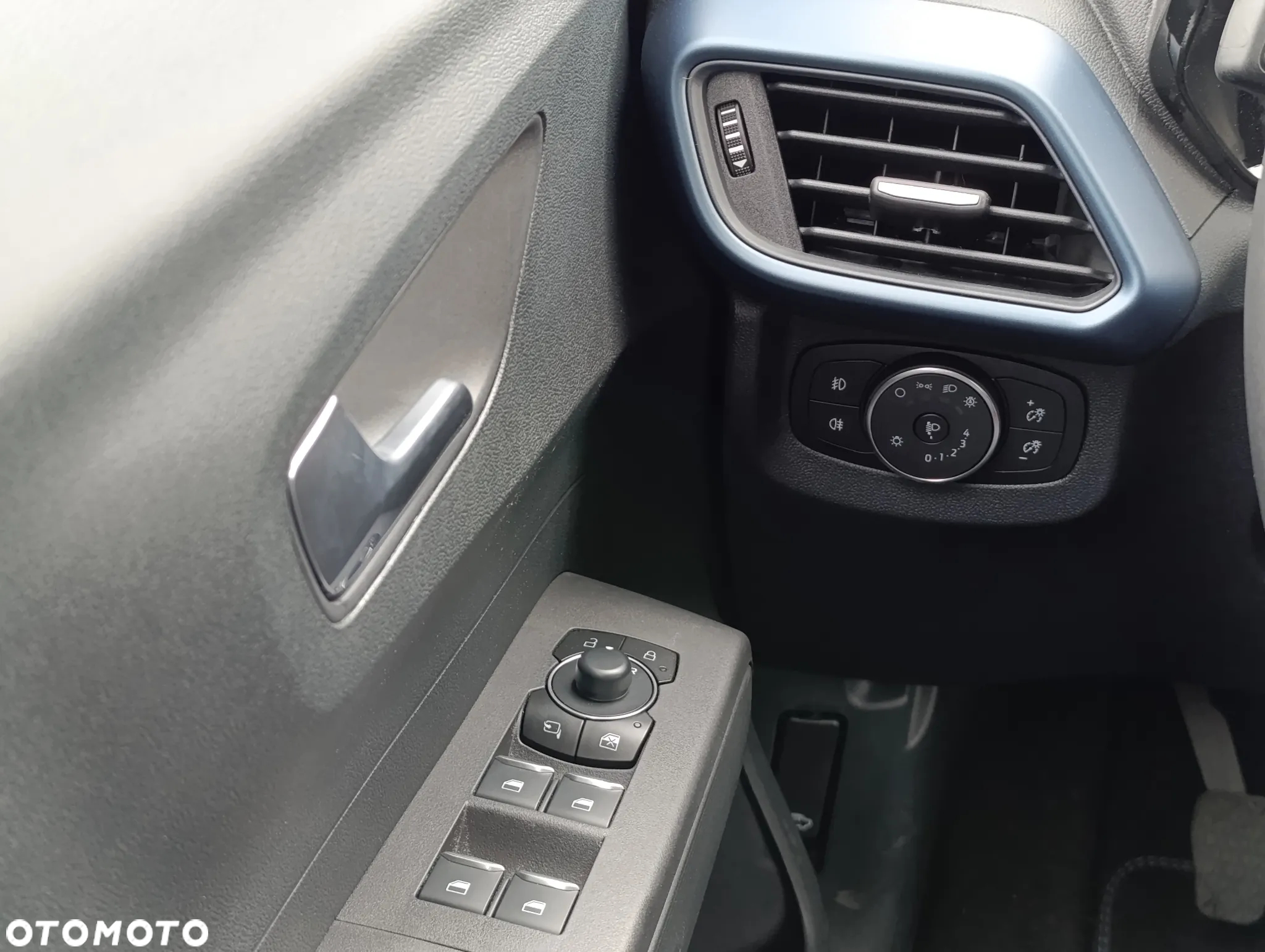 Ford Tourneo Courier 1.0 EcoBoost Active - 20
